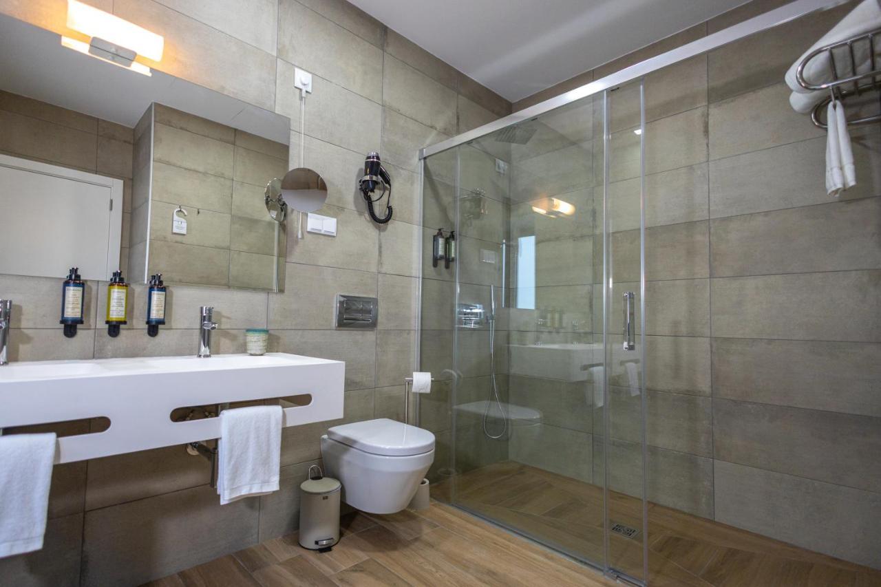 Watts House Hostel Seia Bagian luar foto